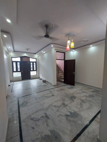 Room in 3 BHK Builder Floor at Ashoka Enclave – for Rent