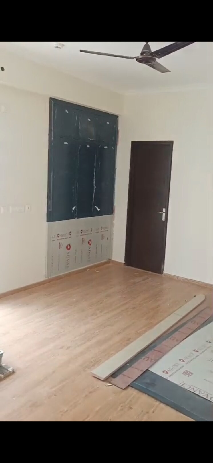 Room, amrapali-crystal-homes 3 Bedroom 1375 Sq.Ft. Apartment In Sector 76 Noida 9103461