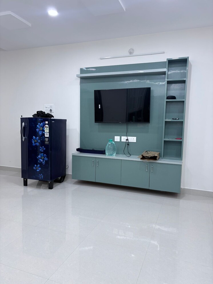 Room, mahathi-nilayam 1 Bedroom 800 Sq.Ft. Apartment In Madhapur Hyderabad 9103468