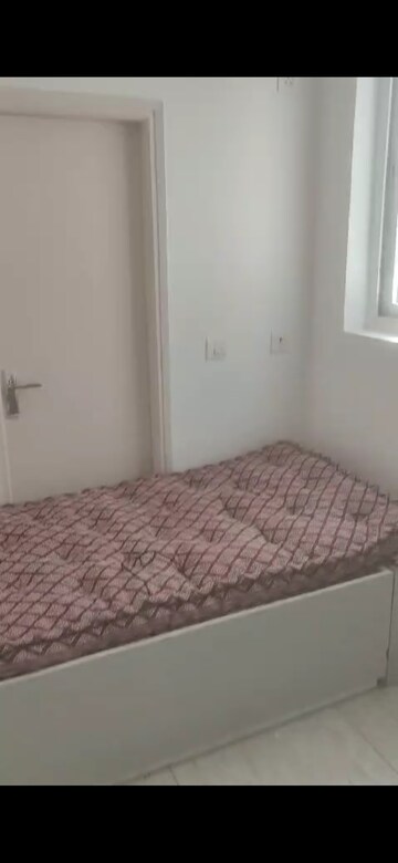 Bedroom in 2.5 BHK Apartment at Ajnara Ambrosia, Sector 118 – for Rent