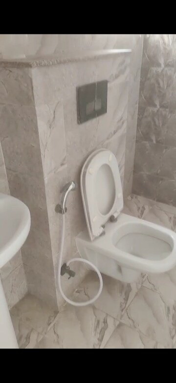 Bathroom in 2.5 BHK Apartment at Ajnara Ambrosia, Sector 118 – for Rent
