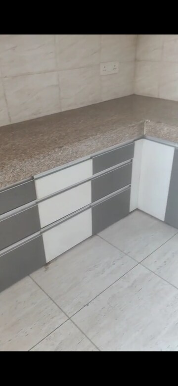 Room in 2.5 BHK Apartment at Ajnara Ambrosia, Sector 118 – for Rent