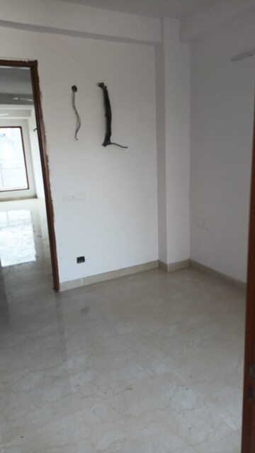Living Room in 3 BHK Builder Floor at Vipul World Floors, Sector 48 – for Rent