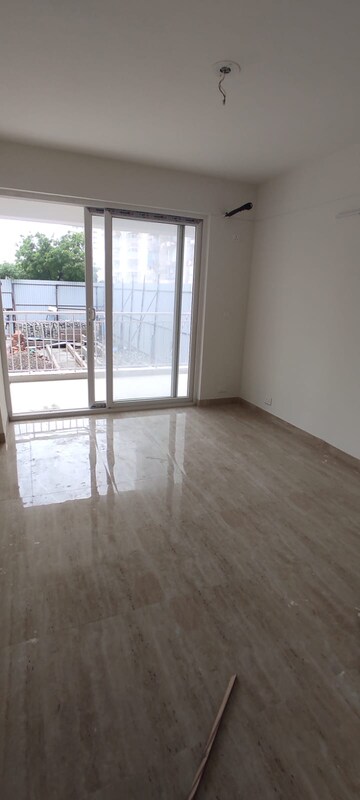 Room in 2 BHK Apartment at Omaxe Heights, Sector 86 – for Rent