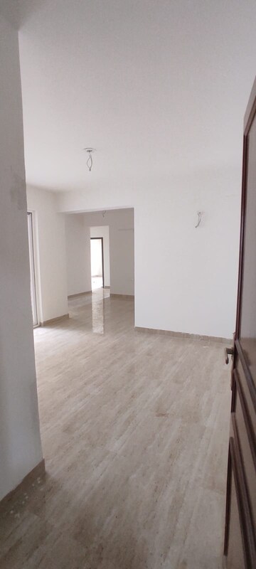 Room in 2 BHK Apartment at Omaxe Heights, Sector 86 – for Rent