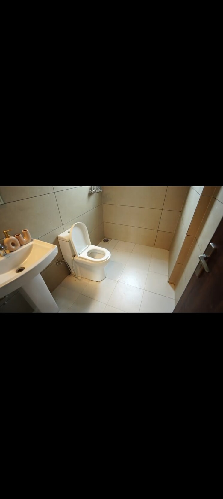 Bathroom, ace-divino 3 Bedroom 1565 Sq.Ft. Apartment In Sector 1 Greater Noida Greater Noida 9103559