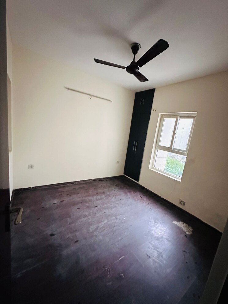 Room, bptp-park-elite-floors 4 Bedroom 250 Sq.Yd. Builder Floor In Sector 85 Faridabad 9103644