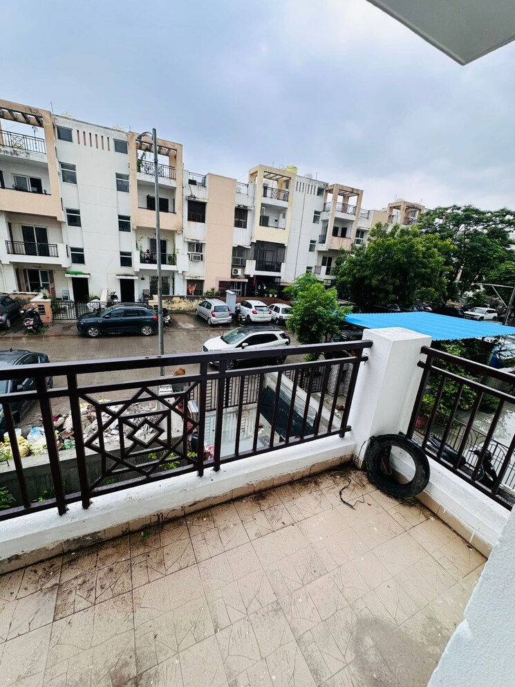 Balcony, bptp-park-elite-floors 4 Bedroom 250 Sq.Yd. Builder Floor In Sector 85 Faridabad 9103644