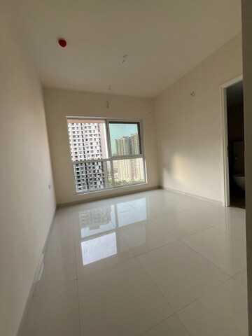 Room in 1 BHK Apartment at Godrej Green Cove, Mahalunge – for Rent