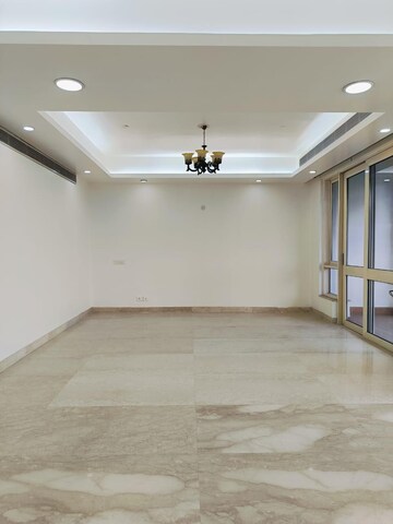 Room in 5 BHK Apartment at Prateek Edifice, Sector 107 – for Rent