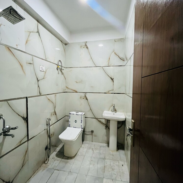 Attached Bathroom, chattarpur 3 Bedroom 1200 Sq.Ft. Builder Floor In Chattarpur Delhi 9103590