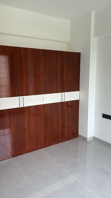 Furnished Amenities in 3 BHK Apartment at Shela – for Rent