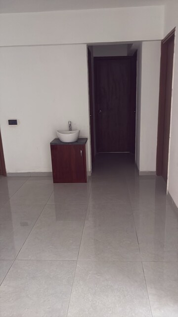 Room in 3 BHK Apartment at Shela – for Rent