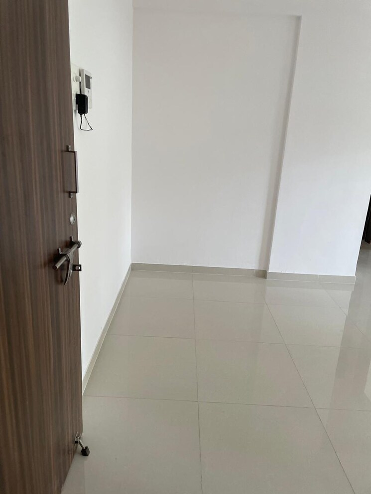 Bathroom, geeta-gold-floristaa 2 Bedroom 1000 Sq.Ft. Apartment In Kharadi Pune 9103575