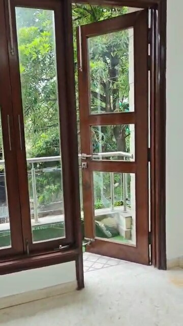 Room in 3 BHK Builder Floor at Malviya Nagar – for Rent