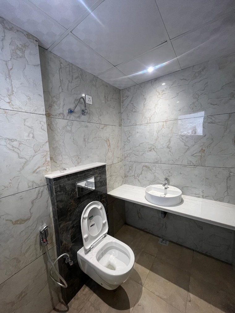 Bathroom, nk-sharma-savitry-greens-2 3 Bedroom 1465 Sq.Ft. Apartment In Ghazipur Zirakpur 9103708
