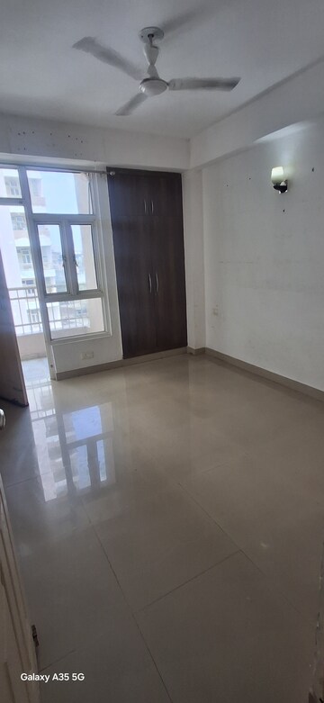 Furnished Amenities in 2 BHK Apartment at Supertech Cape Town, Sector 74 – for Rent