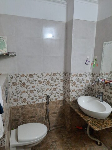Bathroom in 1 BHK Independent House at Gomti Nagar – for Rent