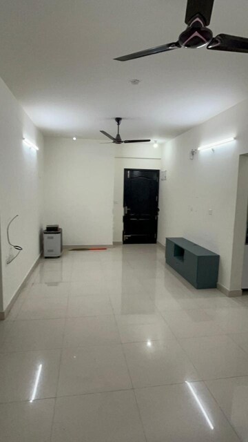 Room in 2 BHK Apartment at Svamitva Emerald Square, Bommasandra – for Rent