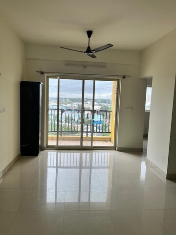 Room in 2 BHK Apartment at Svamitva Emerald Square, Bommasandra – for Rent