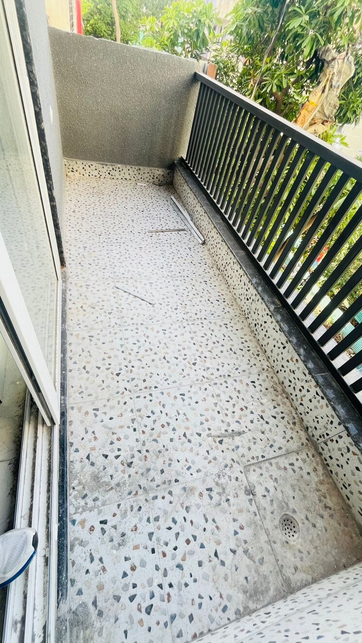 Balcony, sector 46 3 Bedroom 2500 Sq.Ft. Builder Floor In Sector 46 Gurgaon 9103718