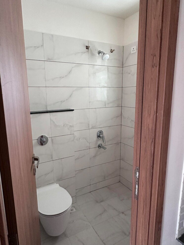 Bathroom, majestique-towers 2 Bedroom 1050 Sq.Ft. Apartment In Kharadi Pune 9103696