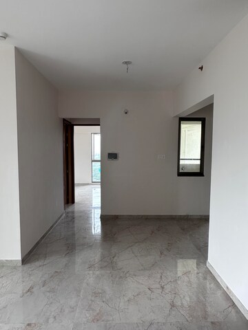 Room in 2 BHK Apartment at Majestique Towers, Kharadi – for Rent