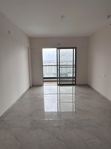 Room in 2 BHK Apartment at Majestique Towers, Kharadi – for Rent