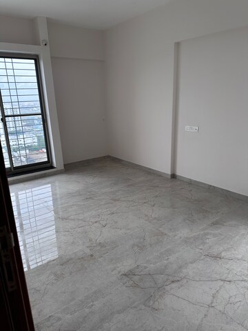 Furnished Amenities in 2 BHK Apartment at Majestique Towers, Kharadi – for Rent