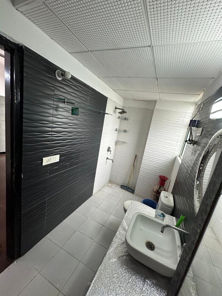Bathroom, divyansh-pratham 3 Bedroom 1835 Sq.Ft. Apartment In Ahinsa Khand 2 Ghaziabad 9103741
