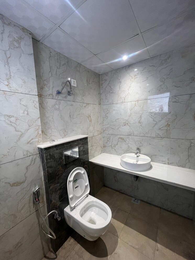 Bathroom, nk-sharma-savitry-greens-2 3 Bedroom 1465 Sq.Ft. Apartment In Ghazipur Zirakpur 9103729