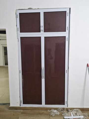 Furnished Amenities in 3 BHK Apartment at BPTP Park 81, Sector 81 – for Rent