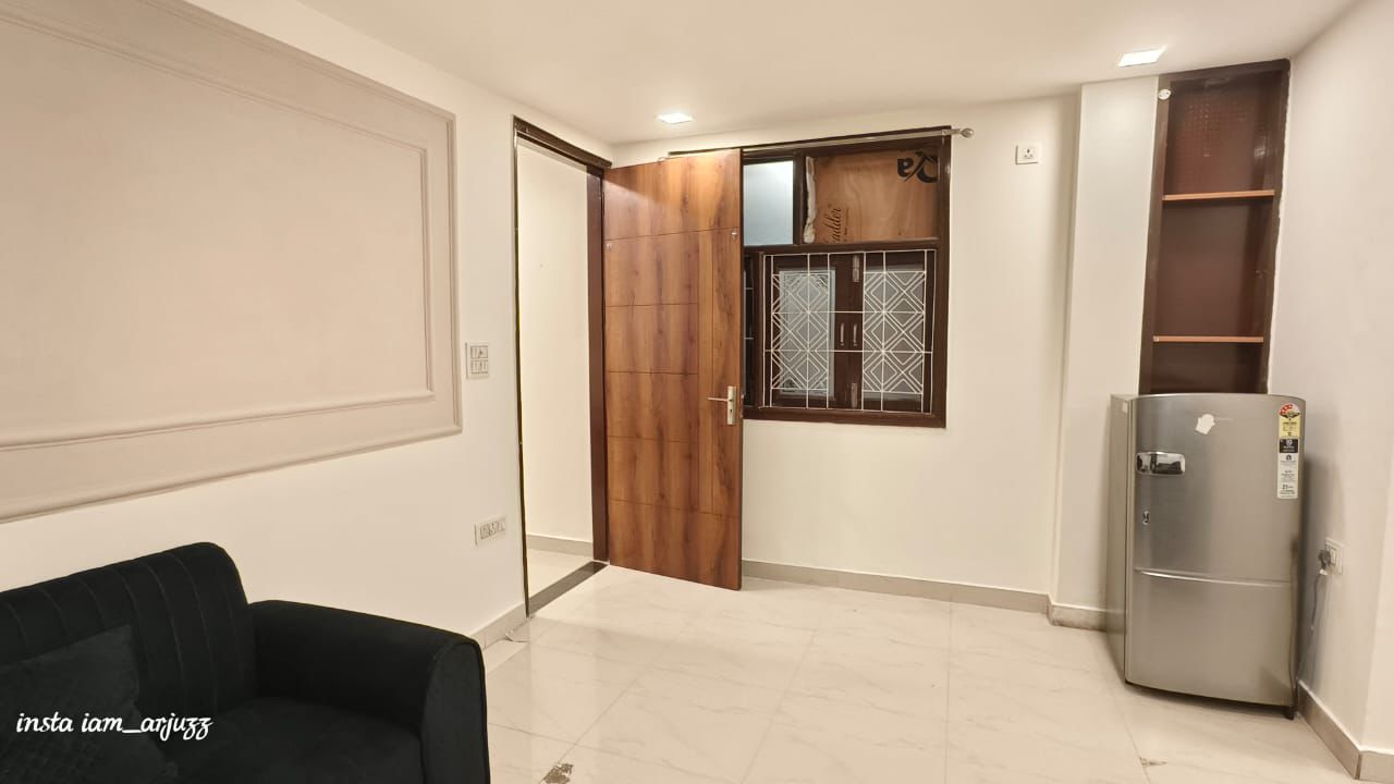 1.5 BHK Independent House For Rent in Lajpat Nagar