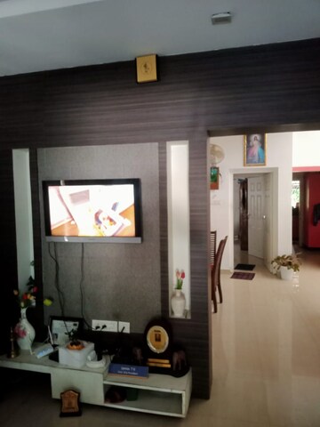 Room in 4 BHK Independent House at Ayyanthole – for Sale