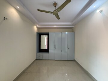 Building Lobby in 2.5 BHK Apartment at Jahaz Apartments, Paschim Vihar – for Rent