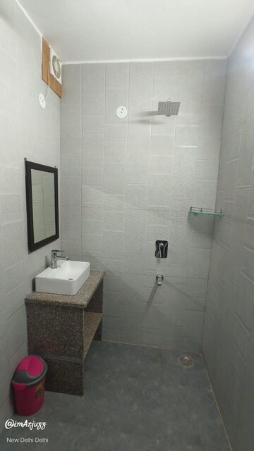 Bathroom in 1 RK Independent House at Vinoba Puri – for Rent
