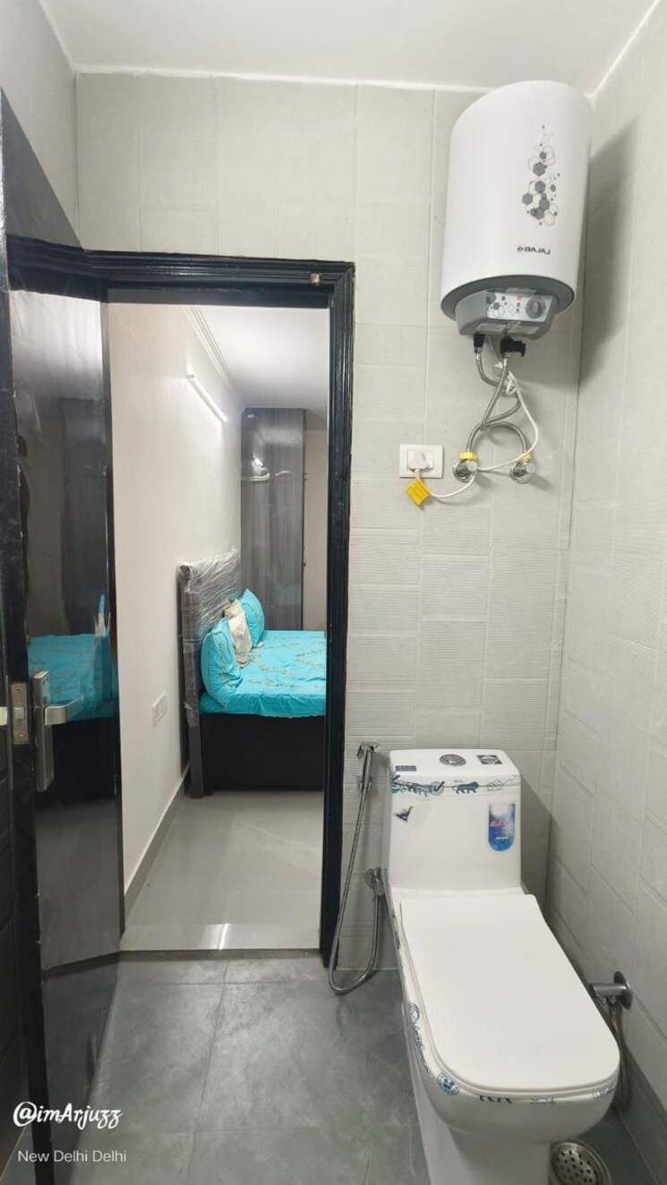 Attached Bathroom, vinoba puri 1 RK 550 Sq.Ft. Independent House In Vinoba Puri Delhi 9103835