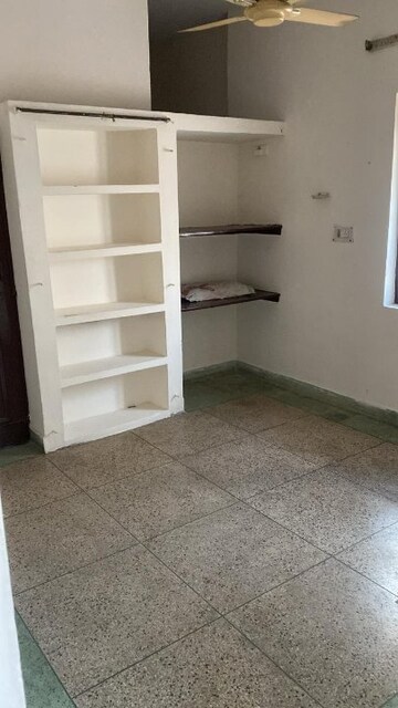 Room in 2 BHK Independent House at Sector 15 – for Sale