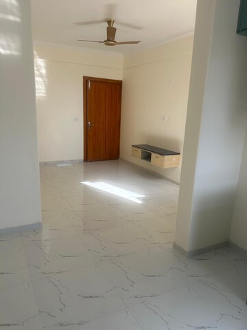 Room in 3 BHK Apartment at Pivotal Paradise, Sector 62 – for Rent