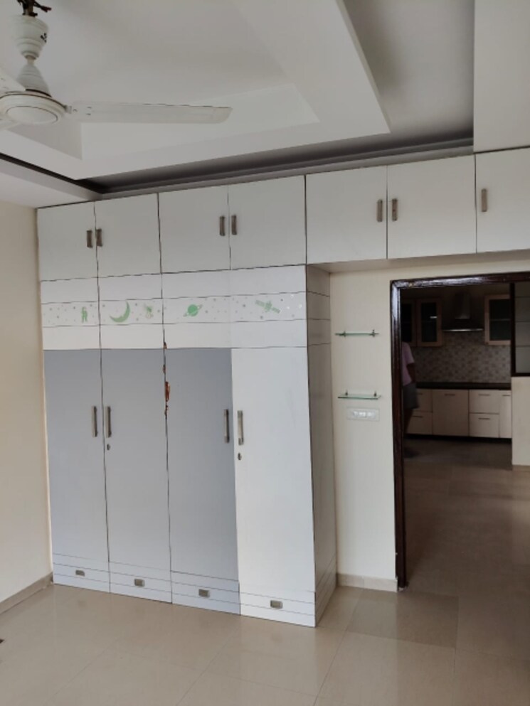 Room, puri-pranayam 3.5 Bedroom 2355 Sq.Ft. Apartment In Sector 82 Faridabad 9103851