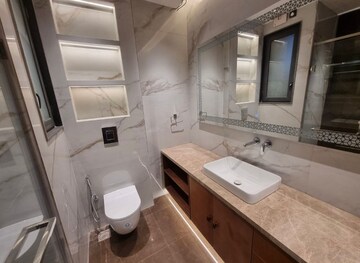 Bathroom in 4 BHK Builder Floor at Ansal Sushant Shopping Arcade, Sector 27 – for Rent
