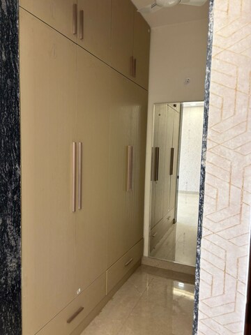 Bathroom in 4 BHK Builder Floor at Ansal Sushant Shopping Arcade, Sector 27 – for Rent