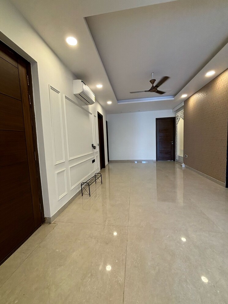 Room, ansal-sushant-shopping-arcade 4 Bedroom 4500 Sq.Ft. Builder Floor In Sector 27 Gurgaon 9103869