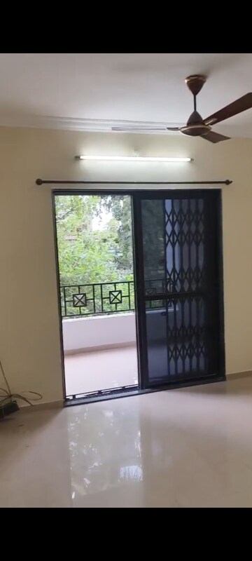 Room in 2 BHK Apartment at Laxmi Kunj, Tingre Nagar – for Rent