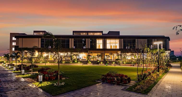 3 BHK + Pooja Room Builder Floor For Sale in BPTP Amstoria