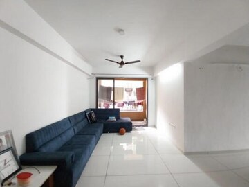 Living Room in 3 BHK Apartment at Shela – for Rent