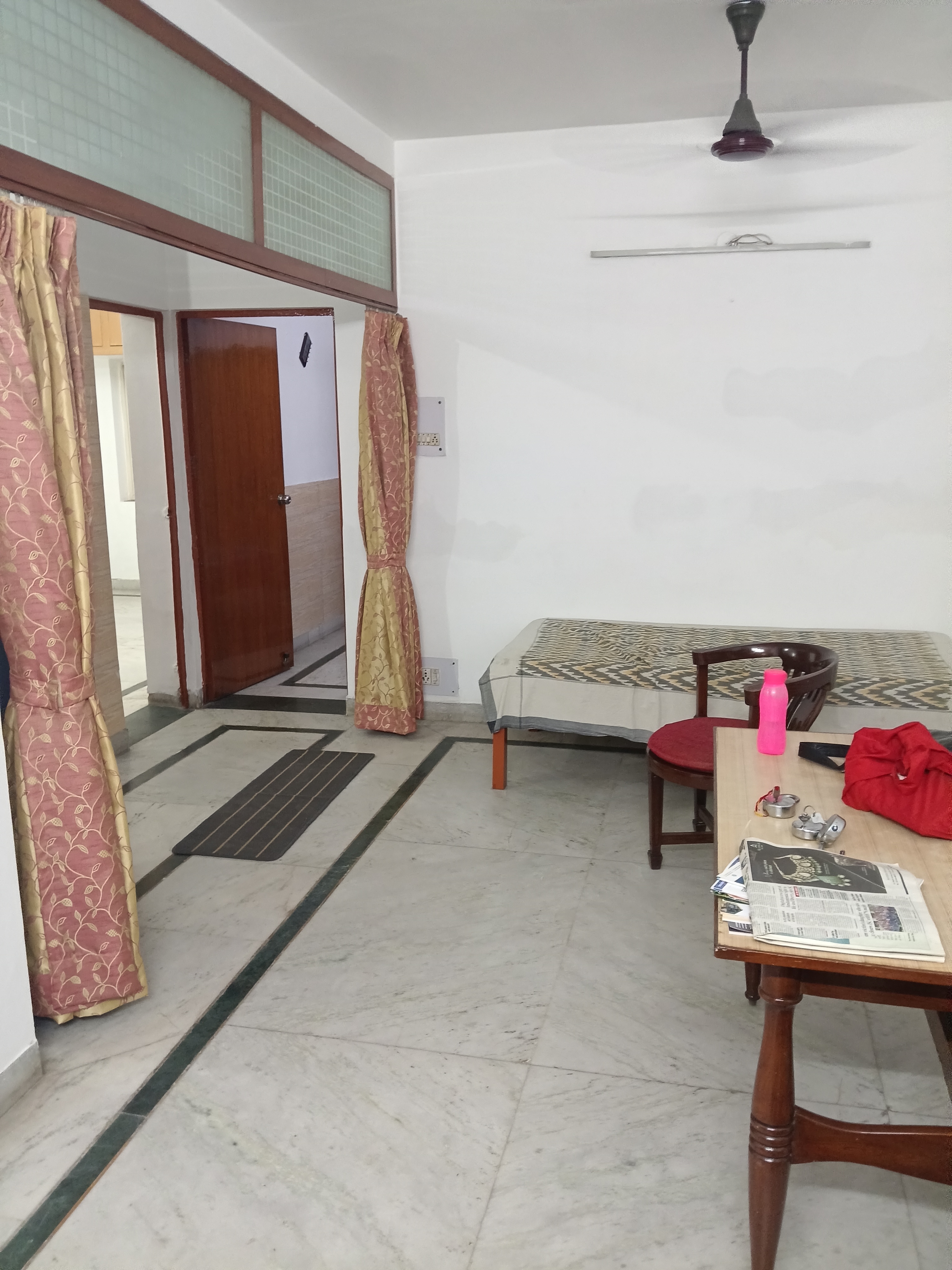2 BHK + Study Room Apartment For Rent in RWA Apartments Sector 19