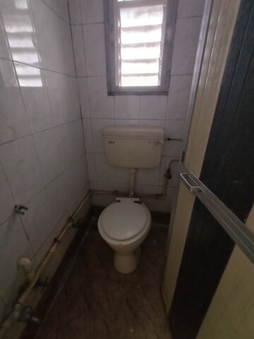 Bathroom in 1 BHK Apartment at Dombivli West – for Rent