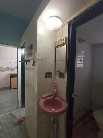 Bathroom in 1 BHK Apartment at Dombivli West – for Rent
