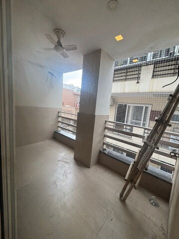 Staircase in 4 BHK Builder Floor at DLF Qerwa, Sector 28 – for Rent